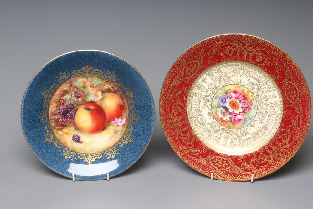 A ROYAL WORCESTER CABINET PLATE Image