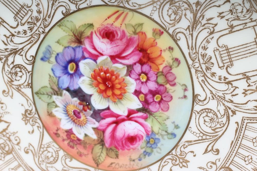 A ROYAL WORCESTER CABINET PLATE Image