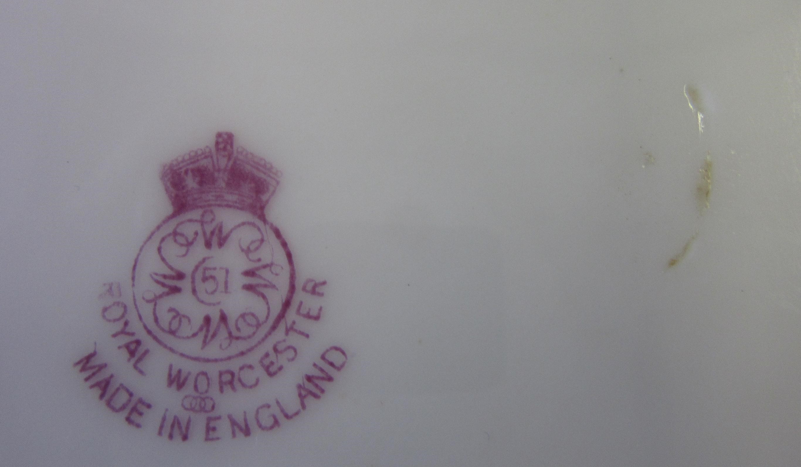A ROYAL WORCESTER TWO HANDLED PLATE Image