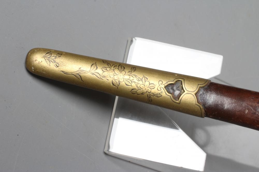 A JAPANESE NAVAL DIRK with 9 3/8" straight blade Image