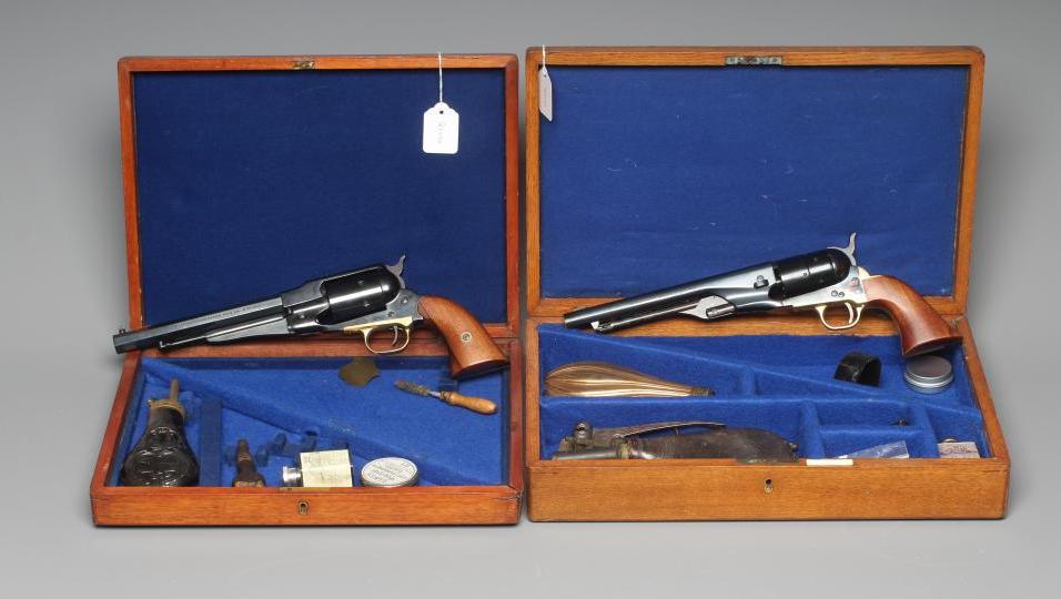 TWO REPRODUCTION REVOLVERS BY F.LLIPIETTA Image