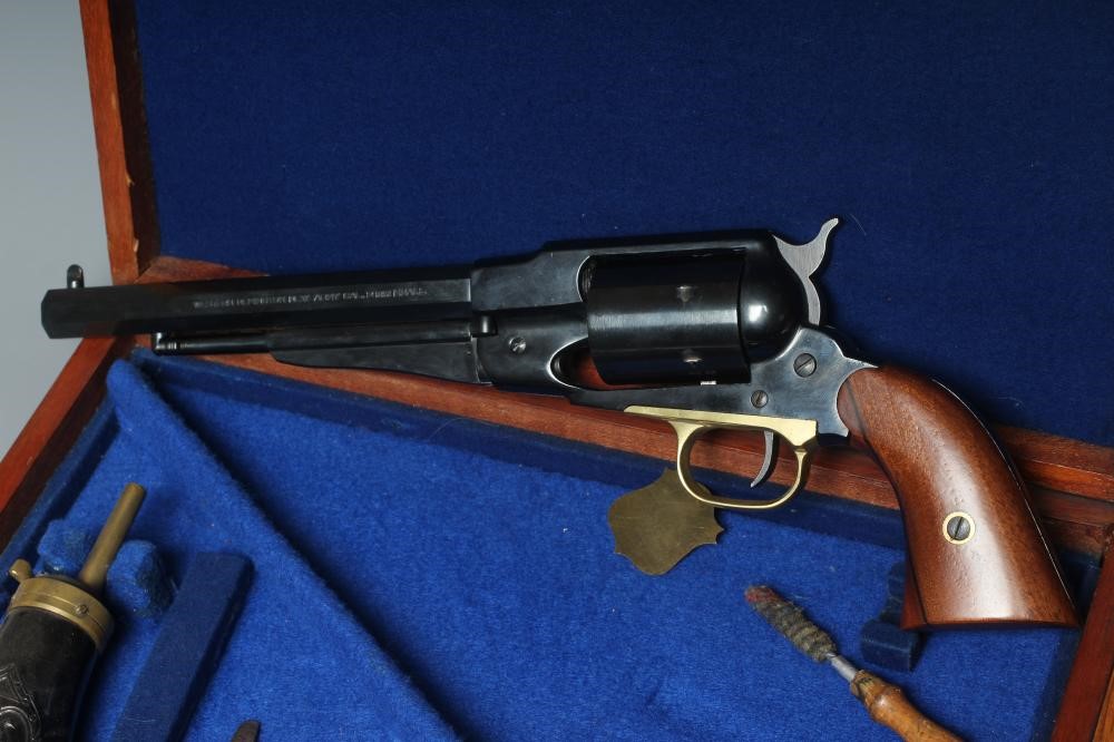 TWO REPRODUCTION REVOLVERS BY F.LLIPIETTA Image