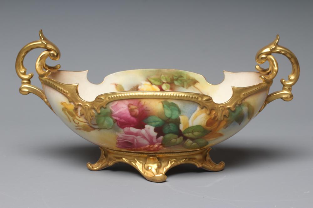 A ROYAL WORCESTER SMALL CENTRE BOWL Image