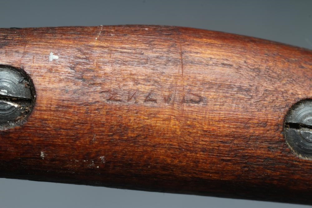 A RARE AUSTRALIAN MACHETE BAYONET with 11 1/8" blued blade, two piece wood grip, hilt stamped 4665, Image