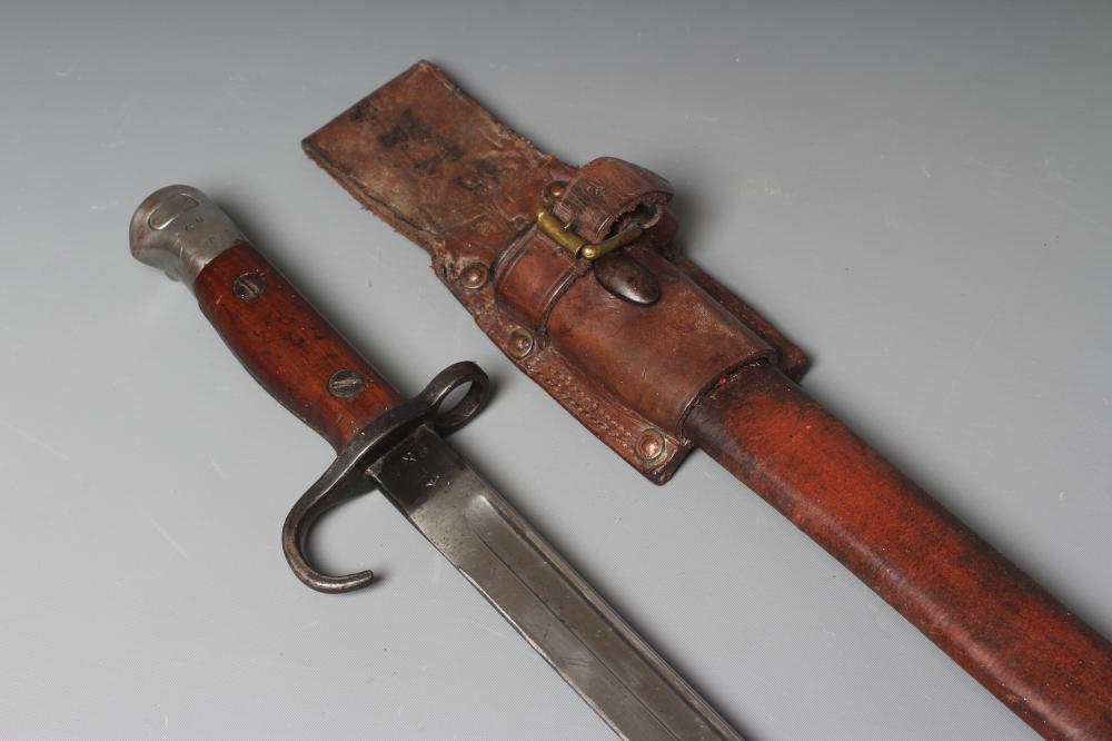 A RARE BRITISH 1907 BAYONET with hooked quillon Image