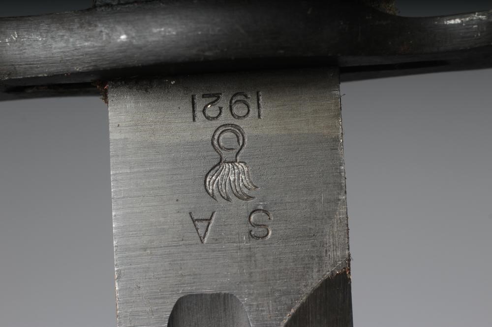A US 1905 PATTERN SPRINGFIELD BAYONET with Navy MK1 scabbard Image