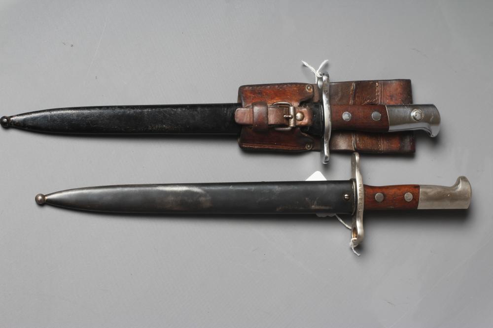 TWO SWISS 1918/31 PATTERN BAYONETS both with 11 3/4" blades and steel scabbards Image