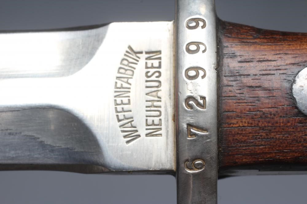 TWO SWISS 1918/31 PATTERN BAYONETS both with 11 3/4" blades and steel scabbards Image