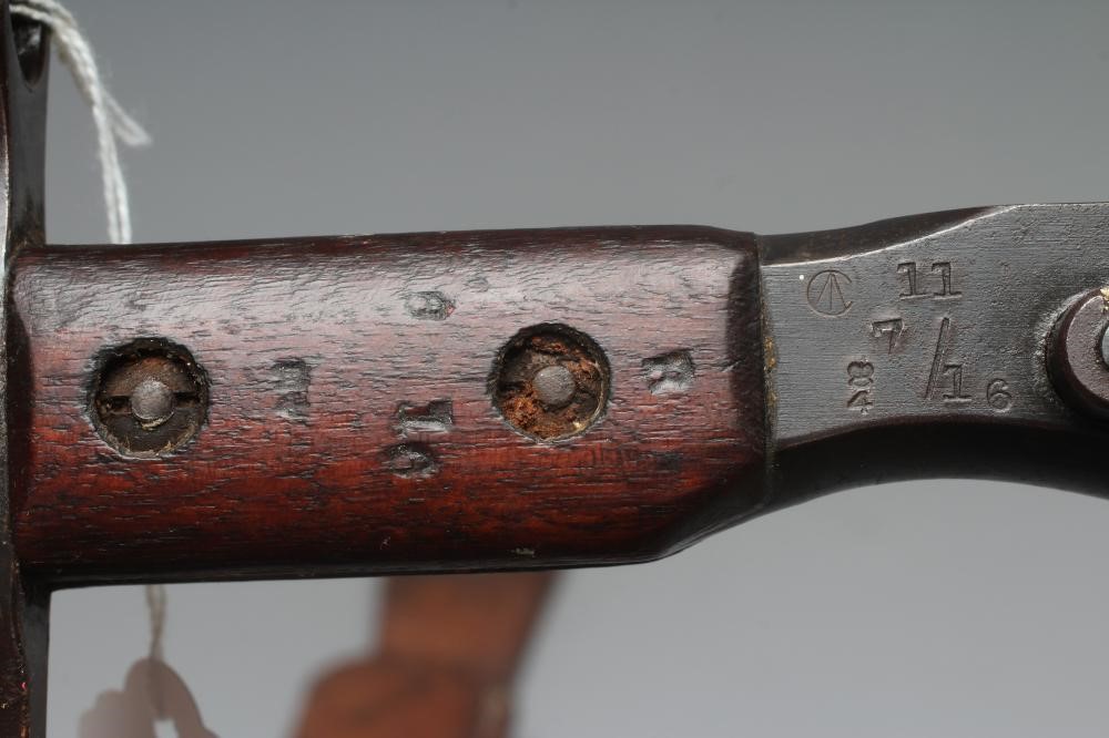 A CANADIAN 1910 PATTERN ROSS BAYONET with 10" clip point blade Image