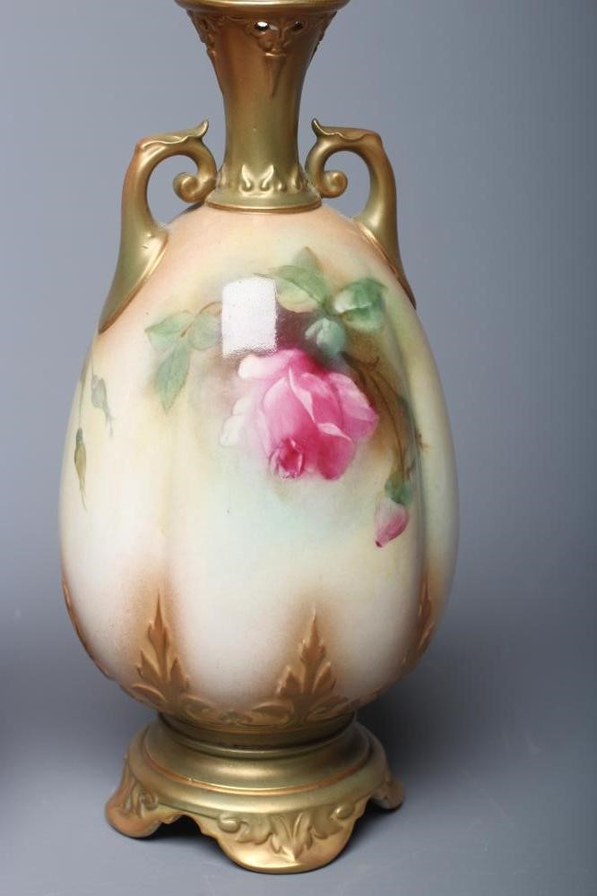 A PAIR OF ROYAL WORCESTER VASES Image