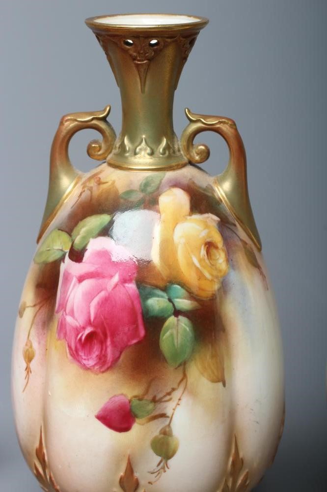 A PAIR OF ROYAL WORCESTER VASES Image