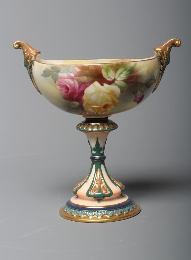 A ROYAL WORCESTER SMALL CENTRE PEDESTAL BOWL Image