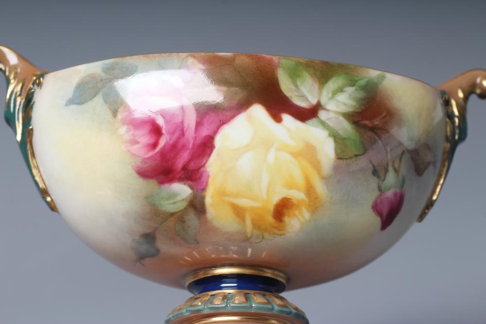 A ROYAL WORCESTER SMALL CENTRE PEDESTAL BOWL Image