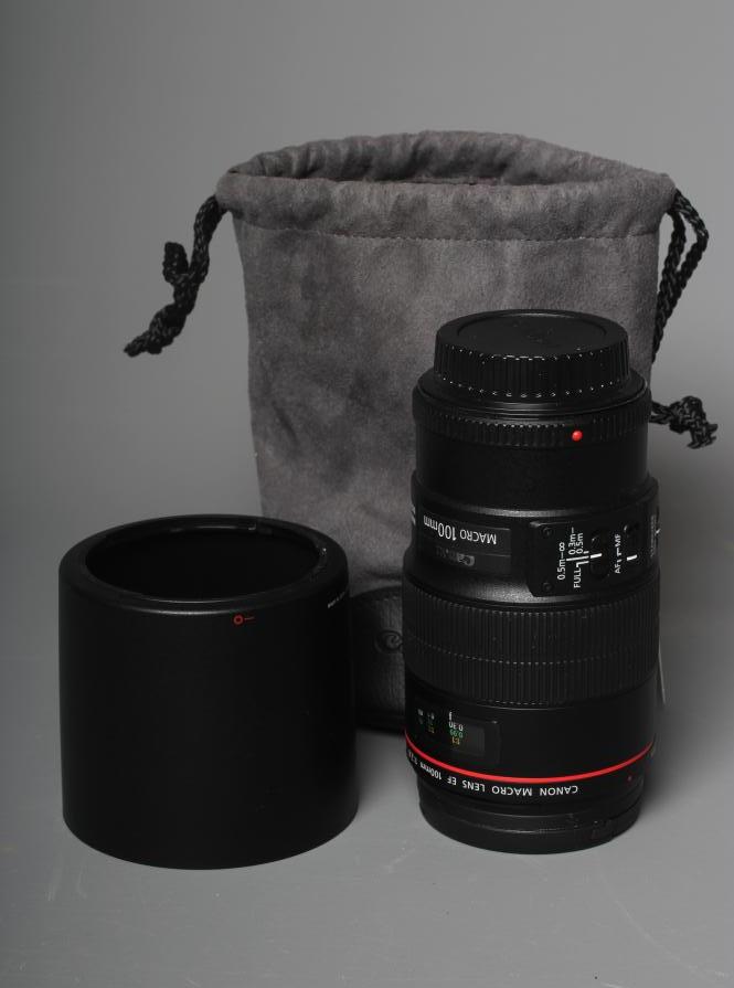 A CANON MACRO LENS, EF 100mm 1:2.8 L IS USM, with case (Est. plus 24% premium inc. VAT) Image