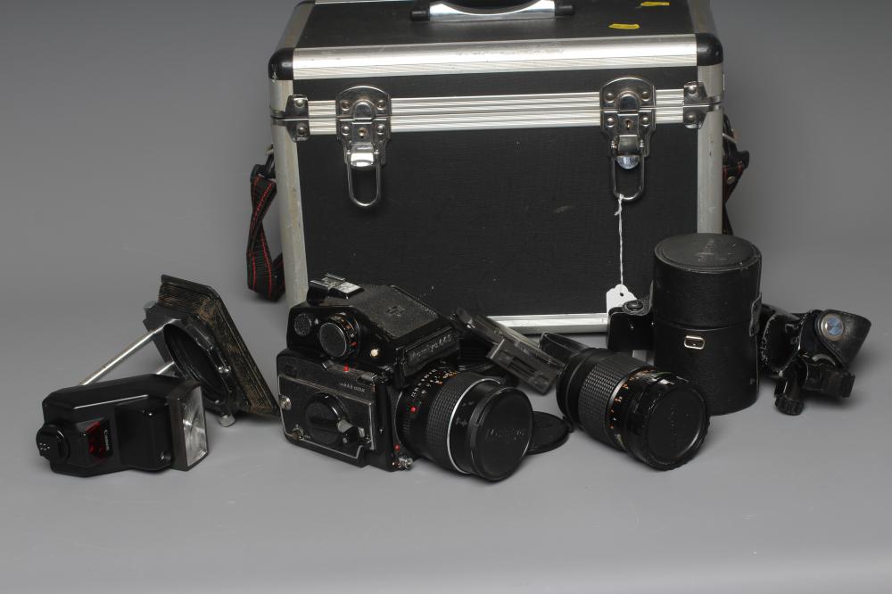 A MAMIYA 645 PROFESSIONAL CAMERA, M645 1000S, with Mamiya-Sekor C 1:2,8 f=45mm S no. 18494 lens, a Image