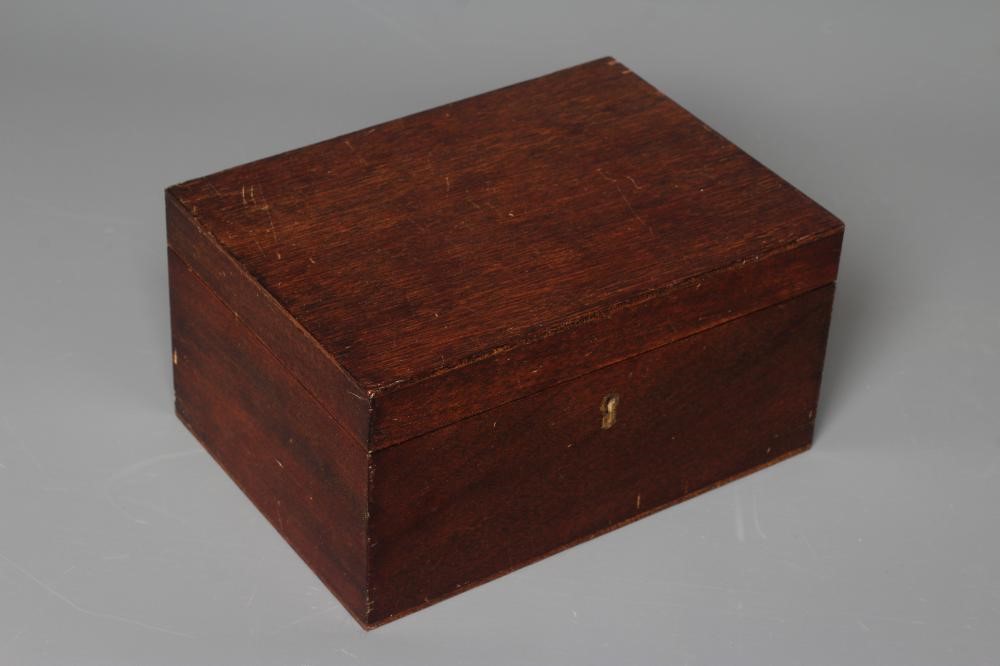 A JAQUES STAUNTON CHESS SET, c.1981, in box and ebony, weighted, in green baize lined box with Image