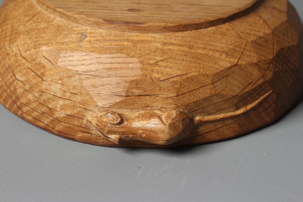 A ROBERT THOMPSON ADZED OAK BOWL with carved mouse trademark, 6" diameter (Est. plus 24% premium Image