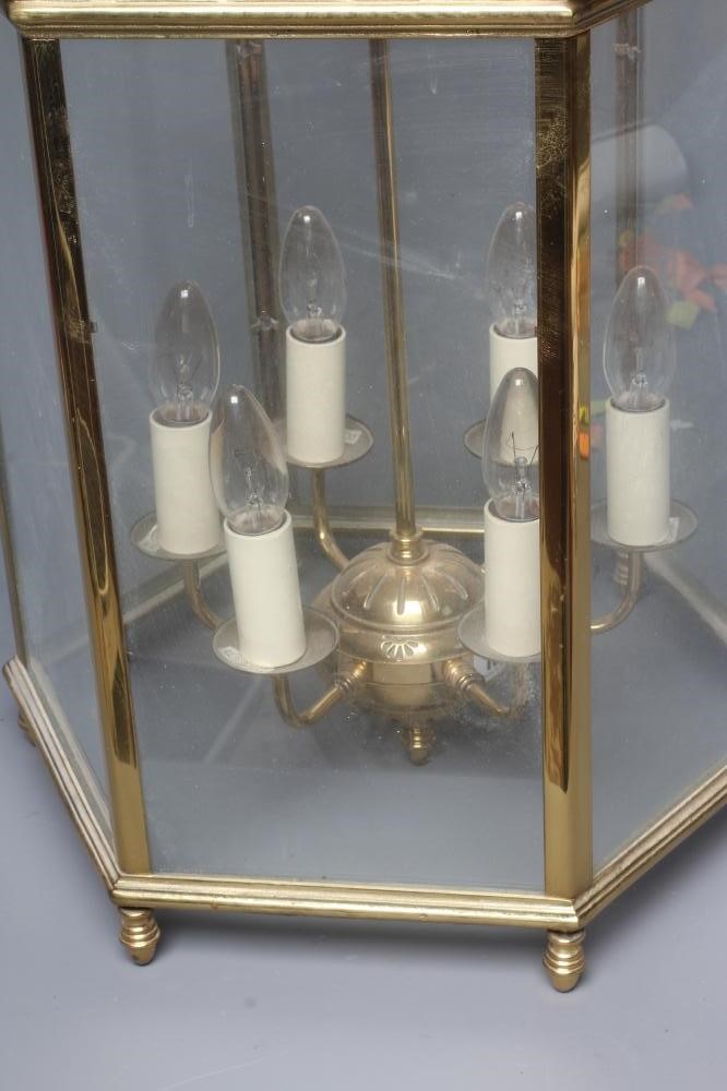 A LARGE GEORGIAN STYLE HEXAGONAL GLASS AND BRASS SIX ARM HANGING HALL LANTERN, late 20th century, Image
