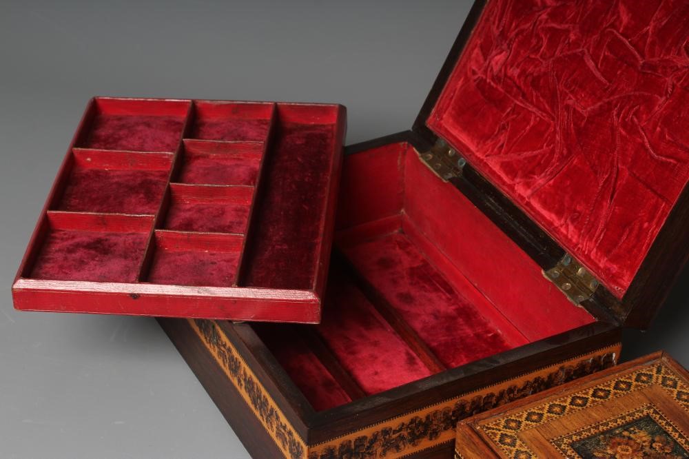 A VICTORIAN TUNBRIDGE WARE OBLONG ROSEWOOD SEWING BOX Image