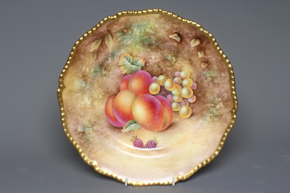 A ROYAL WORCESTER CABINET PLATE Image