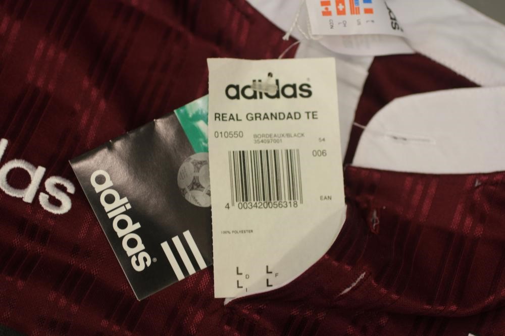 PAUL 'GUIGSY' MCGUIGAN - A BESPOKE ADIDAS BOLT MAKERS ARMS PUB FOOTBALL TEAM SHIRT produced when Image