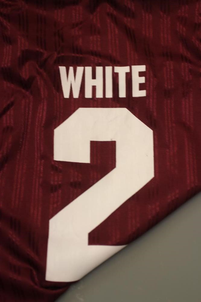 ALAN 'WHITEY' WHITE - A BESPOKE ADIDAS BOLT MAKERS ARMS PUB FOOTBALL TEAM SHIRT produced when Oasis Image