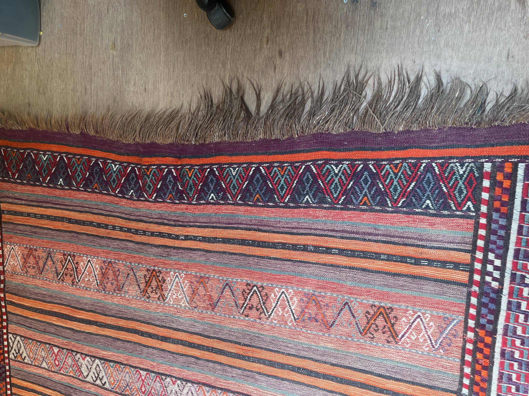 A PERSIAN KILIM FLAT WEAVE WOOL RUG Image