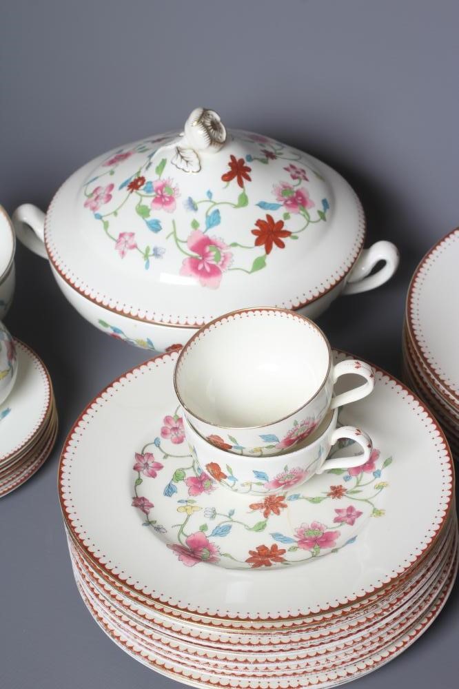 A ROYAL WORCESTER ASTLEY PATTERN PART DINNER AND TEA SERVICE Image