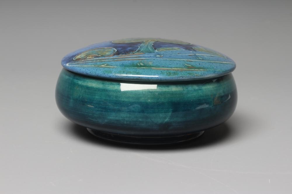 A MOORCROFT POTTERY MOONLIT BLUE BOX AND COVER Image