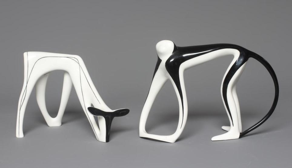 MIECZYSLAW NARUSZEWICZ FOR CMIELOW - A black and white porcelain grazing deer Image