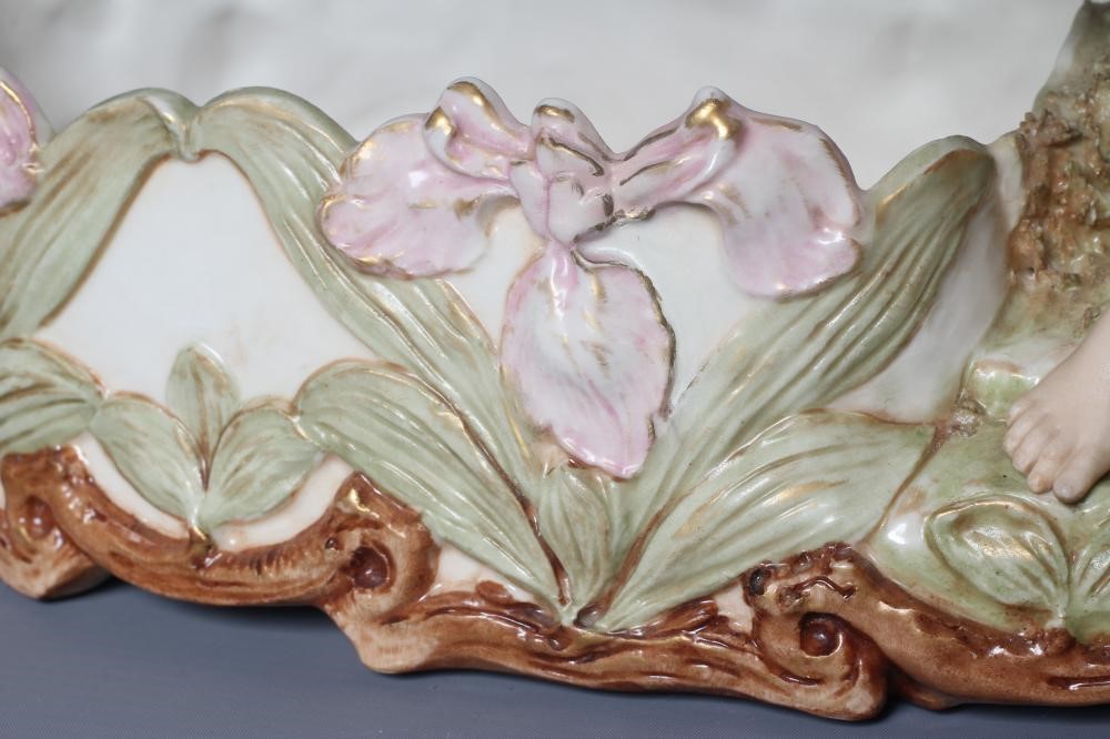 A MATCHED PAIR OF ROYAL DUX PORCELAIN FIGURAL CENTRE BOWLS Image