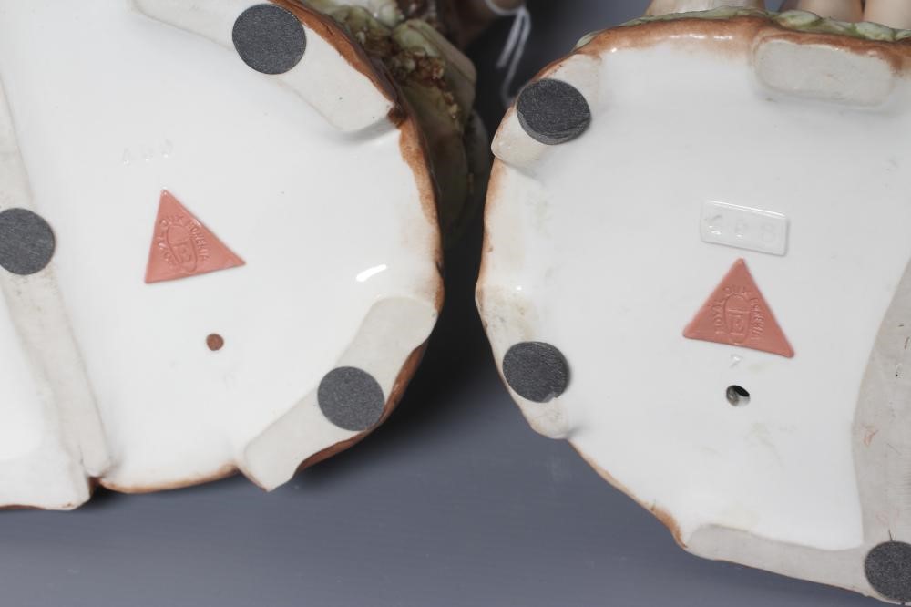 A MATCHED PAIR OF ROYAL DUX PORCELAIN FIGURAL CENTRE BOWLS Image