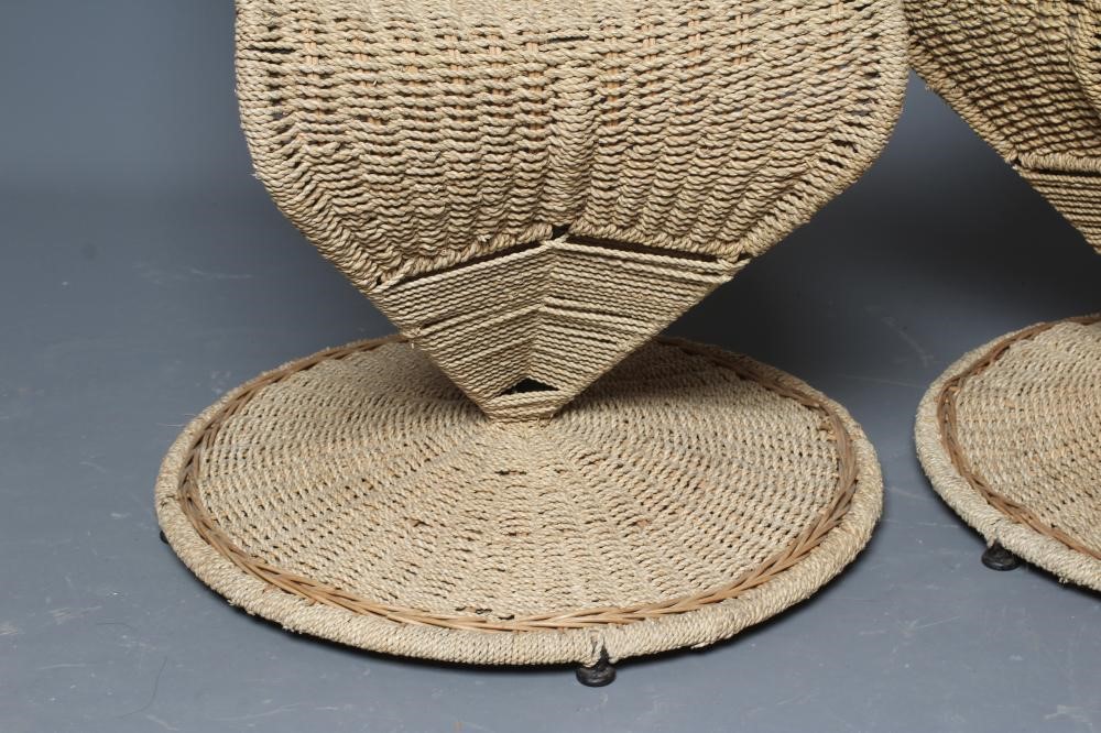 MARZIO CECCHI FOR STUDIO MOST - A PAIR OF BANANA LEAF "S" CHAIRS, in woven cord on metal frames, 17 Image
