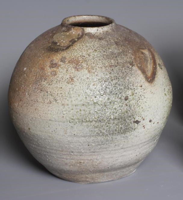 A BIZEN STONEWARE TALL EWER Image