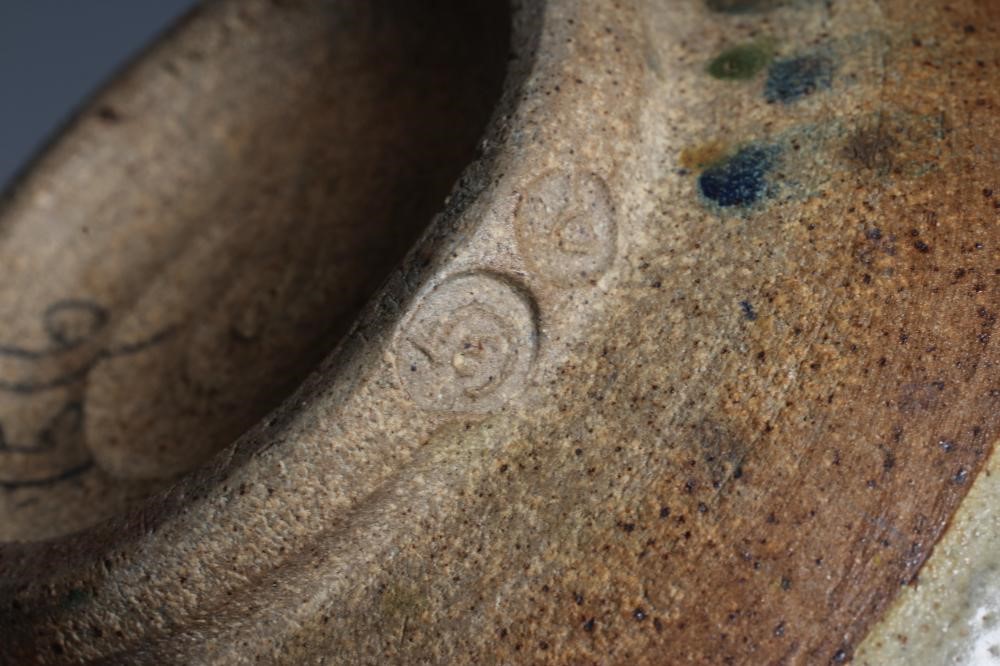 GEOFFREY WHITING (1919-1988) FOR AVONCROFT A brown glazed stoneware bowl and cover of squat rounded Image