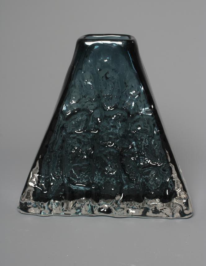 GEOFFREY BAXTER FOR WHITEFRIARS - AN INDIGO TEXTURED PYRAMID VASE, shape 9674, 6 3/4" high Image
