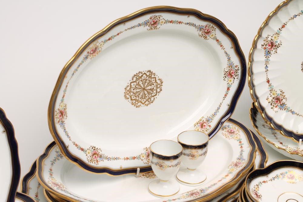 A MEISSEN PORCELAIN PART DINNER AND TEA SERVICE Image