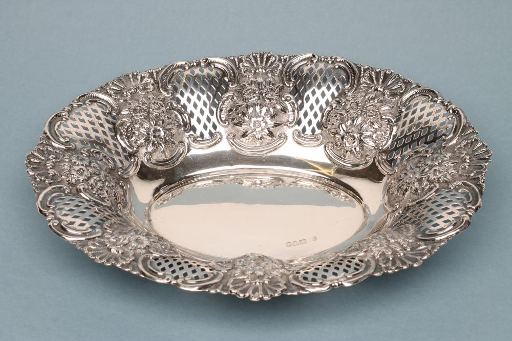 A LATE VICTORIAN SILVER DISH Image
