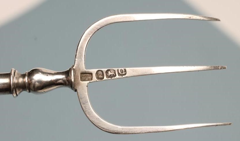 A LATE GEORGE III SILVER TOASTING FORK Image