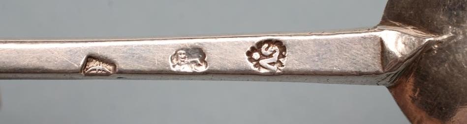 A CHARLES II SILVER SEAL TOP SPOON Image
