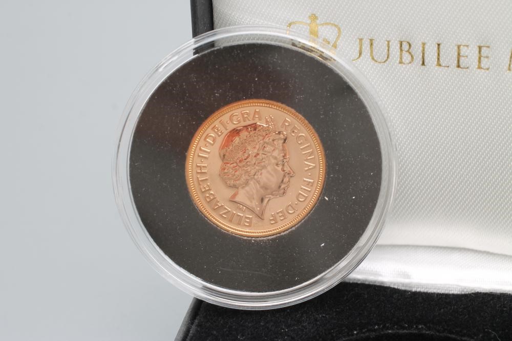 AN ELIZABETH II PROOF GOLD SOVEREIGN Image