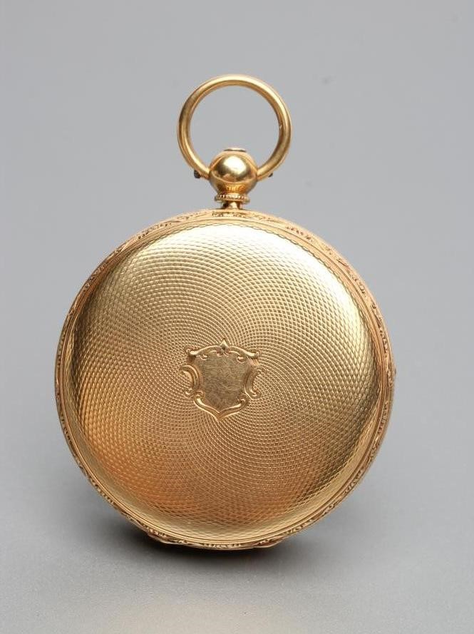A MID VICTORIAN GENTLEMAN'S KEY WIND 18CT GOLD FOB WATCH Image