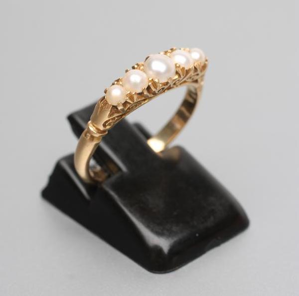 AN EDWARDIAN RING Image