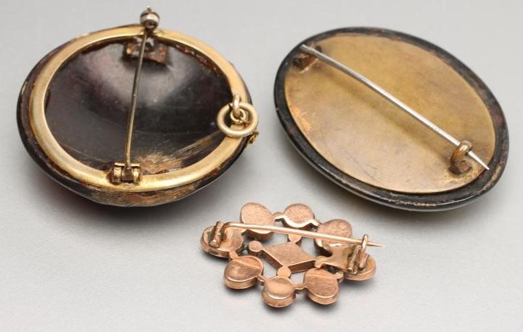 TWO VICTORIAN TORTOISESHELL BROOCHES Image