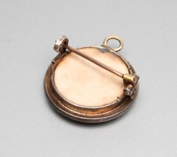 A FRENCH PORTRAIT BROOCH/PENDANT Image