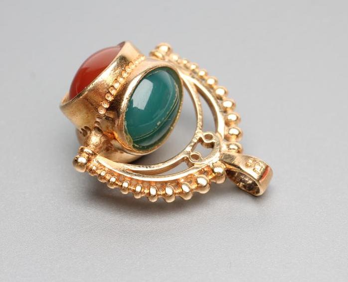 A SWIVEL WATCH FOB Image