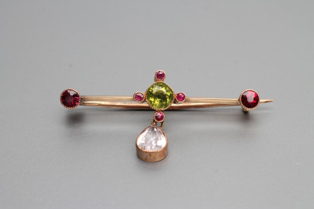 AN EDWARDIAN BAR BROOCH Image
