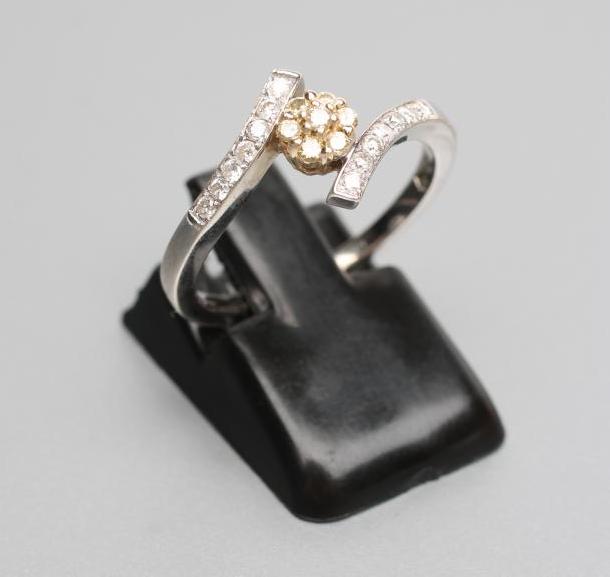 A DIAMOND RING Image