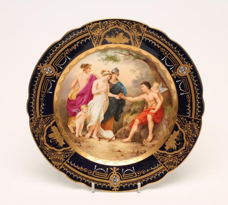 A VIENNA PORCELAIN CABINET PLATE Image