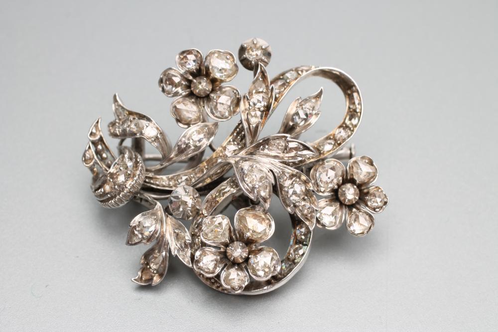 A VICTORIAN DIAMOND SPRAY BROOCH Image